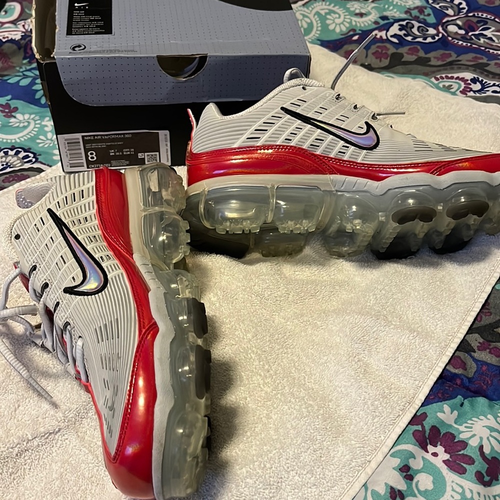 MEN’S NIKE VAPORMAX SIZE 8